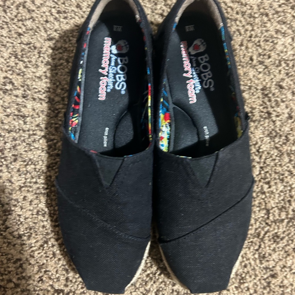 Women’s Skecher Bobs size 8